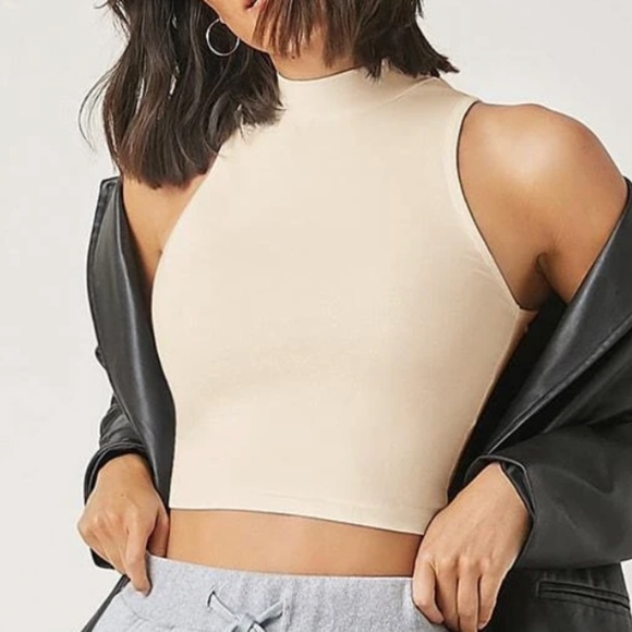 022 Cropped Mock Neck Tank Top - Picture 12 of 12